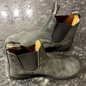 Blundstone Men's rustic black- #587 - like new